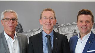 Im Amt bestätigt: Präsident Frank Mund (Mitte) und seine beiden Stellvertreter Bruno Kemper (li.) und Wilhelm Hülsdonk. (Baeuchle)