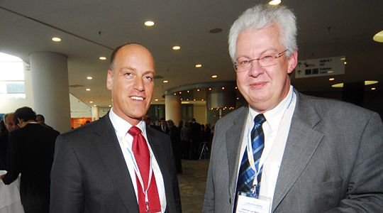 Audi-Service-Chef Dietmar Schnepp und Joachim von Maltzan, Redaktion »kfz-betrieb«. (Archiv: Vogel Business Media)