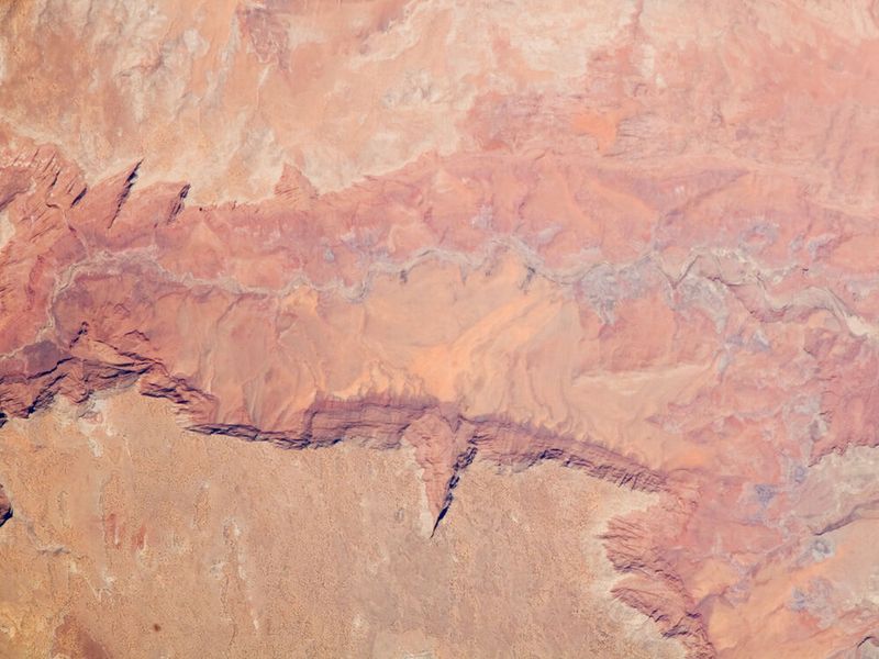 Die Vermilion Cliffs und der Paria River, Arizona, USA. (Aufnahme vom 2. Mai 2008) (Bild: NASA.)
