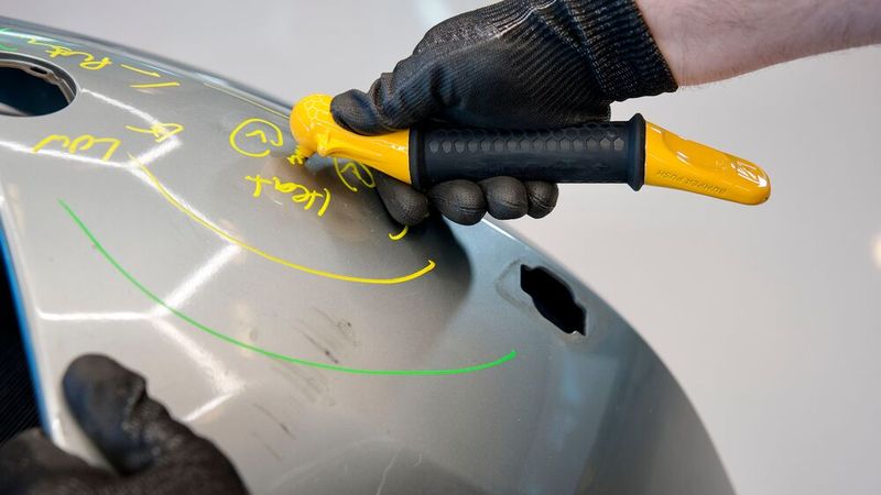 Das Push-Tool dient zur Rückformung von Stoßfängern.  (Bild: Mirka)