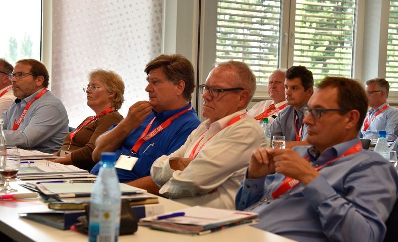 Konzentrierte Zuhörerschaft mit viel EMS-Erfahrung. (Bild: VCG)