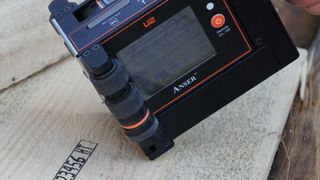 Mobiles Handbeschriftungsgerät mit großer Tintenauswahl: U2 Mobile.  (Bild: Schneider-Kennzeichnung)