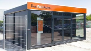 Autohaus_Heise_verkaufspavillons_verkaufscontainer_bueropavillon_buerocontainer ()