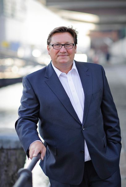 Peter Fischermann, Direktor Industriefinanz der AKF Bank, erläutert im Kastentext die Vorteile eines Spezialfinanzierers und von Leasing. (Bild: AKF Bank)