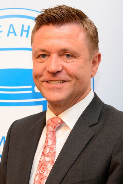 ... Willhelm Hünsdonk, zugleich Bundesinnungsmeister, als Vizepräsidenten zur Seite. (Pro Motor)