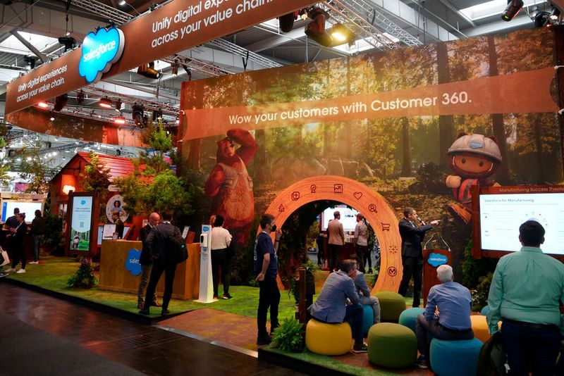 Manche Unternehmen haben sich für die Hannover Messe 2022 etwas besonderes für ihren Stand überlegt. Zu den echten Hinguckern zählte unter anderem der Stand von Salesforce. (Bild: Sandro Kipar)