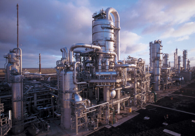 Platz 3: LyondellBasell Industries, Niederlande 
Mit unter 20.000 Beschäftigten ist LyondellBasell Industries der kleinste Arbeitgeber unter den Chemie-Riesen. Der Hersteller von Polyolefinen, Kraftstoffen, Styrolen, Ethylen, Propylen und Propylenoxid ist weltweit in über 120 Ländern vertreten. (Bild: LyondellBasell Industries)