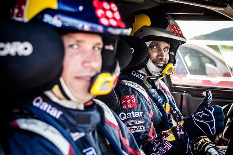 Der Meister zu Lande und in der Luft: Nasser Al-Attiyah (r.), Gewinner der Rallye Dakar 2015. (Foto: Mini)