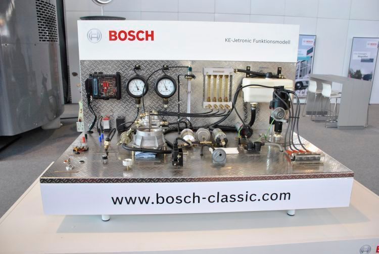 Bosch präsentierte sich auf der Retro Classic als Stuttgarter Unternehmen entsprechend aufwendig. Von dem Engagement könnten sich anderen Zulieferer mehr als eine Scheibe abschneiden. (Dominsky)