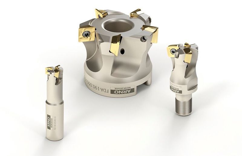 Dass Eck- und HFC-Platten in einem Plattensitz montiert sind, ist einzigartig und patentiert, wie Arno Werkzeuge betont. Die Wendeschneidplatten sind außerdem am gesamten Umfang präzisionsgeschliffen und poliert. (Bild: Arno Werkzeuge)