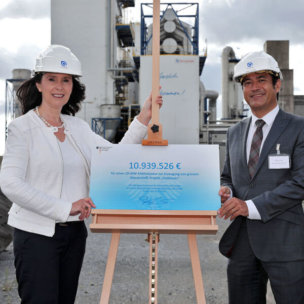 Air Liquide plant den Bau eines 30-Megawatt (MW)-Elektrolyseurs zur Erzeugung von klimaneutralem Wasserstoff in Oberhausen. In einer ersten Phase soll die Anlage bereits 2023 mit einer Leistung von 20 MW in Betrieb gehen. (Bild: Dirk Jochmann/Air Liquide)