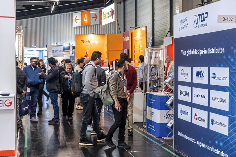 Auf der embedded world 2026 können sich die Besucher bei 1100 Ausstellern aus 50 Ländern einen Einblick in die Welt der eingebetteten System verschaffen. (Bild: NürnbergMesse / Thomas Geiger)