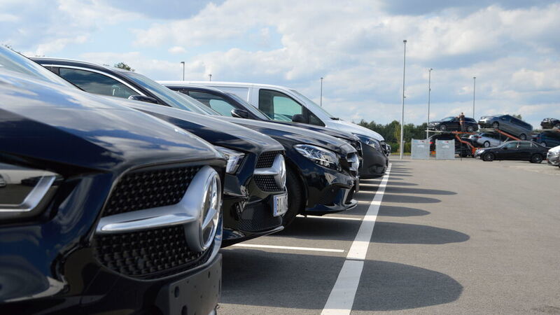 Alle Fahrzeug, die der Händler verkauft, kommen am Beresa-Airport-Center in Greven an und werden dort zentral aufbereitet. Das Airport-Center ging Ende vergangenen Jahres in Betrieb. (Achter/»kfz-betrieb«)