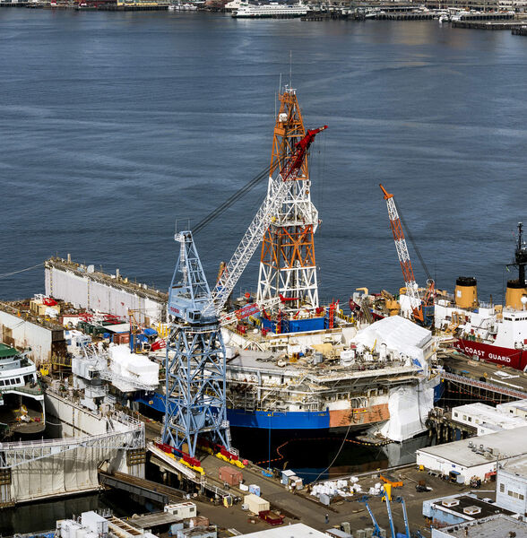 ..the US, that produced an average of 7481 thousand barrels of oil per day in 2011 Eniough for a place among the top-three.  The country is currently largely affected by a booming unconventional natural gas (shale gas) industry. Picture shows the Kulluk drilling ship in berth for refitting and upgrades at Vigor Shipyard in Seattle, Washington. (Picture: IsettVigor Industrial for Shell)