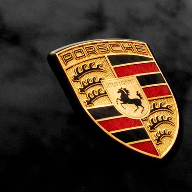 At the sports car manufacturer Porsche, there is a sense of doom, which is why it had already been announced that many jobs would be cut to secure the future. Now it has emerged that the number of job losses will be even greater than initially stated ... (Image: Porsche)