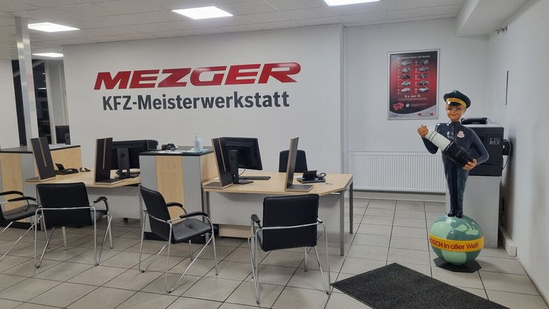 Bekannt ist hingegen, dass Mezger rund 150.000 Euro in die Renovierung des Verkaufsraums und in neue Werkstattausrüstung gesteckt hat. (Mezger)