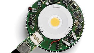 Smartes LED-Leuchtensystem: Funknetzteil für ein Chip-on-Board-LED-Modul im Zhaga-Standard mit Niederspannungsversorgung von 48 V. ( Turck duotec)
