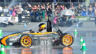 Auf der Rennstrecke müssen die selbstgebauten Boliden Schnelligkeit, Haltbarkeit, optimales Handling und Zuverlässigkeit beweisen. (Bild: Schaeffler)