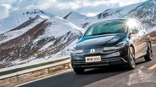 Daimler hat gemeinsam mit BYD den Denza entwickelt, der Mitte 2014 auf den Markt kam und gerade zum zweiten Mal überarbeitet wurde. (Daimler)