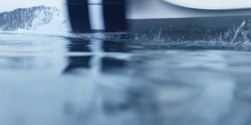 Zum Abheben – das elektrische Tragflächenboot Quadrofoil (Quadrofoil)