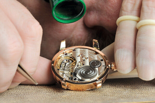 Die Luxusuhren-Manufaktur Grossmann Uhren setzt bei der Entwicklung ihrer Armbanduhrenauf PLM-Software von Siemens Industry. (Siemens/Norbert Windecker)