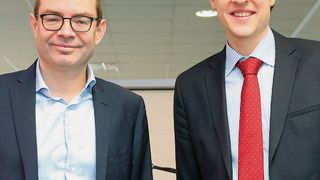 Peter Schäfer (li.) und Johannes Medele übernehmen die Geschäftsführung der neuen Medele-Schäfer Holding GmbH. Schäfer obliegt die Rolle des Sprechers der Geschäftsführung.  (Bild: Medele-Schäfer)