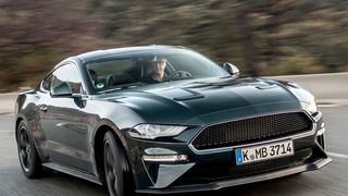 Der Kinoklassiker „Bullit“ ist untrennbar mit dem Mustang verbunden. Zum 50. Jubiläum bringt Ford nun eine limitierte Edition mit diesem Namen. (Bild: Ford)