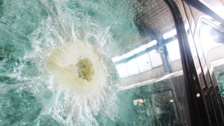 Immer gefragter werden Autos, die auch dem Beschuss durch schwerere Kaliber standhalten. (Foto: Grundhoff)