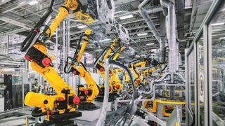 Seit den 70ern produziert und entwickelt Fanuc Roboter.  (Bild: Fanuc)