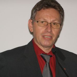 Roland Mandler, Geschäftsführer der Optotech Optikmaschinen GmbH: „Optische Fertigungstechnologie aus Deutschland hat einen internationalen Marktlevel erreicht, wie er in kaum einer anderen Branche vorhanden ist.“ Bild: Schnell