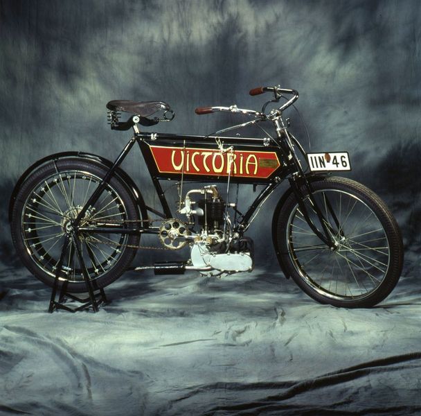 Auf der Messe zu sehen ist u.a. der Prototyp einer Victoria-Bergmeister-Geländemaschine. (RETRO Messen GmbH)