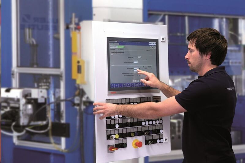 Die „Schuler Mono Control“ ist ein Steuerungs-Update für 250 bis 2000 t starke Stanzautomaten von Müller Weingarten. (Schuler)