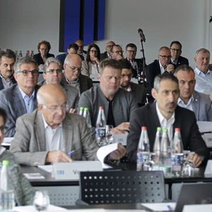 Mit den Fragen zu der bevorstehenden Transformation des Kfz-Gewerbes beschäftigten sich die Innungsvertreter des Landes Baden-Württemberg in Stuttgart.(Bild:  Kfz-Gewerbe Baden-Württemberg)