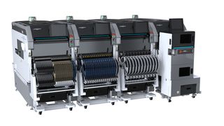 Zur „R-Maschinenreihe“ zählt die Smart-Factory-Plattform NXTR-S. Sie bietet ein modulares Design, das schnelle Anpassungen bei veränderten Bedarfen in der Produktion ermöglicht.  (Bild: Fuji)