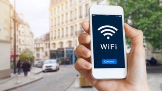 Die Technik für das WLAN in Straßenlaternen wurde mit dem Bayernwerk, Vodafone und der Garderos GmbH entwickelt und am Technologie Campus Parsberg-Lupburg seit dem Frühjahr erfolgreich getestet (© Nicolas Herrbach)