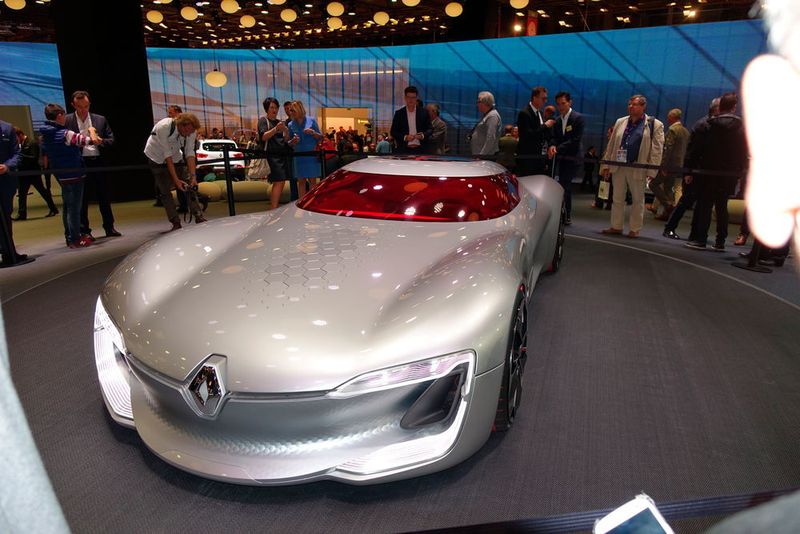Eine Studie gehört natürlich auch zu einem Automobilsalon, so auch bei Renault: ... (Christian Otto/Automobil Industrie)