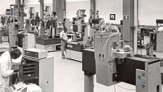 Blick in die industrielle Messtechnik bei Carl Zeiss im Jahr 1977. (Zeiss IMT)