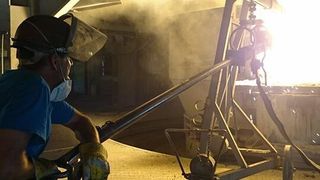 Hitze: In den Lichtbogenöfen herrschen Temperaturen von bis zu 2000 Grad. (Bild: Weber)