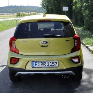 Von der Basisvariante unterscheidet sie sich unter anderem durch einen angedeuteten Unterfahrschutz.(Bild:  Simon / »kfz-betrieb«)