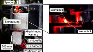 Bild 2: Der experimentelle Aufbau mit integrierter Hochgeschwindigkeitskamera für das Drehen von Titan ohne Sauerstoff im Arbeitsraum der Maschine. (Bild: IFW)