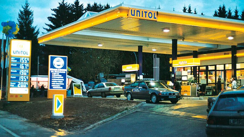 Der Bundesverband Energie Mittelstand e.V. (Uniti) betreibt mit Unitol eine eigenständige Tankstellenmarke. Ab Mitte April könnte hier bereits klimaschonender Diesel zum Verkauf angeboten werden.(Bild:  Uniti)