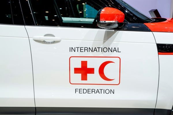 Ab Juni übernimmt das österreichische Rote Kreuz Project Hero.  (Bild: Land Rover)