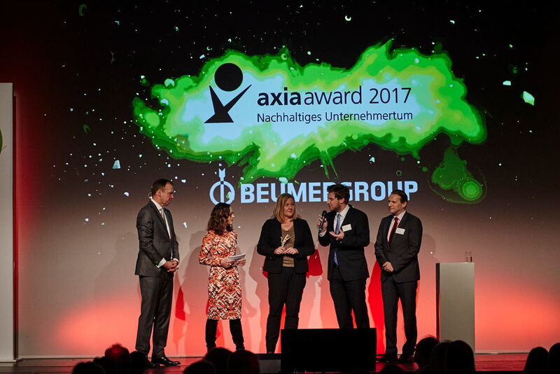 Für ihre Innovationsleistungen bekam die Beumer Group den Axia Award 2017 verliehen.  (Beumer)
