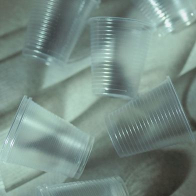Polypropylene is often used to make plastic cups. (Bild: Canva)