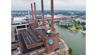 Kommt sie doch, oder nicht? Der Wolfsburger Autokonzern Volkswagen konnte wider Erwarten den Cashflow von zunächst befürchteten null auf sechs Milliarden Euro pushen. Das bringt den Betriebsrat auf die Idee, eine Prämie für die Tarifmitarbeiter auszuschütten ... (Bild: dpa)