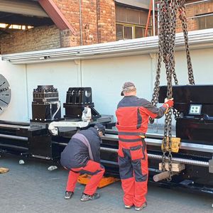 Den Transport meisterte Weber Werkzeugmaschinen mit einem erfahrenen Team innerhalb von zwei Tagen völlig problemlos.(Bild:  Weber Werkzeugmaschinen)