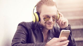 Flexible Cloud-Nutzung oder die Skalierung von Kapazitäten kann so einfach sein wie das Streaming von Songs oder Podcasts. (Bild: gemeinfrei© Sammy-Williams)