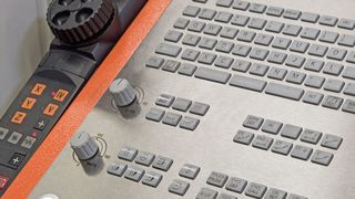 Um Maschinen präzise betreiben zu können, benötigt man auch eine entsprechend auf die Maschine abgestimmte Steuerung. (Bild: Heidenhain/Expert)