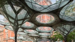 Das Pavillon im Londoner V&A wird mithilfe von Robotern ständig erweitert. (V&A Museum)