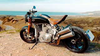 Ein Feuerstuhl für Individualisten! Die spanische Werkstatt Sbay Motor Company baut solche Motorradträume mithilfe von Ceratizit-Werkzeugen. Auch so etwas gibt es auf der AMB zu sehen. (Bild: SBAY Motor Company)